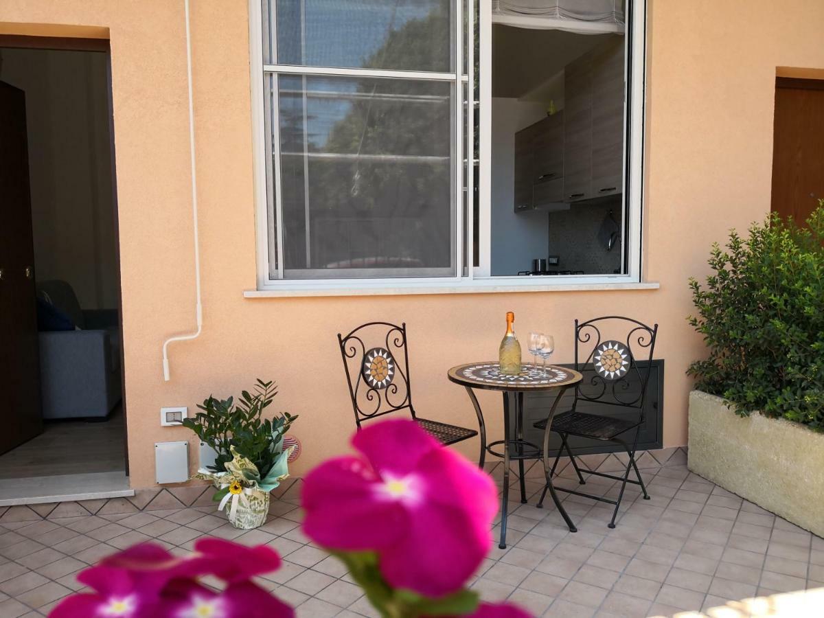 Hotel Tiny House Naxos Giardini-Naxos Exterior foto